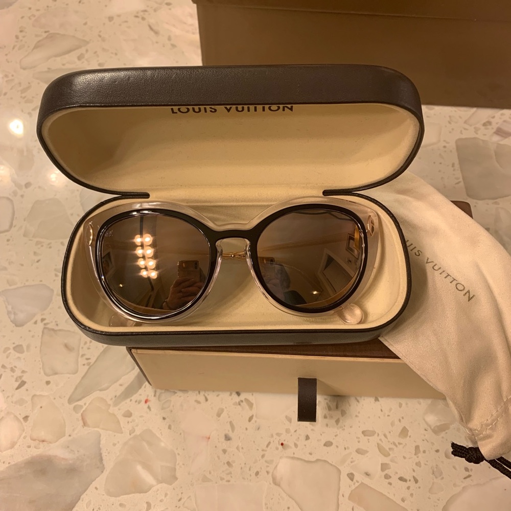 Louis Vuitton cat eye mirror glass sunglasses